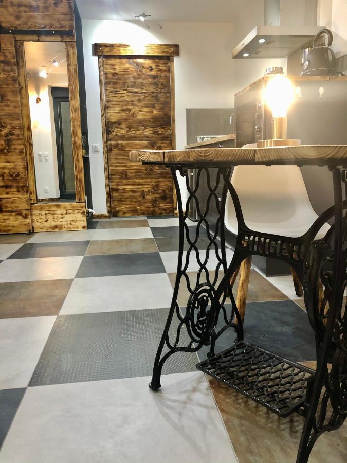 Studio Cocooning Spa, Lit Xxl, Cour Exterieure Le Puy-en-Velay Ngoại thất bức ảnh